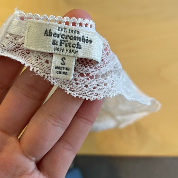 NWOT!! Abercrombie & Fitch Women white Lace Bralette, Size S - Picture 6 of 7